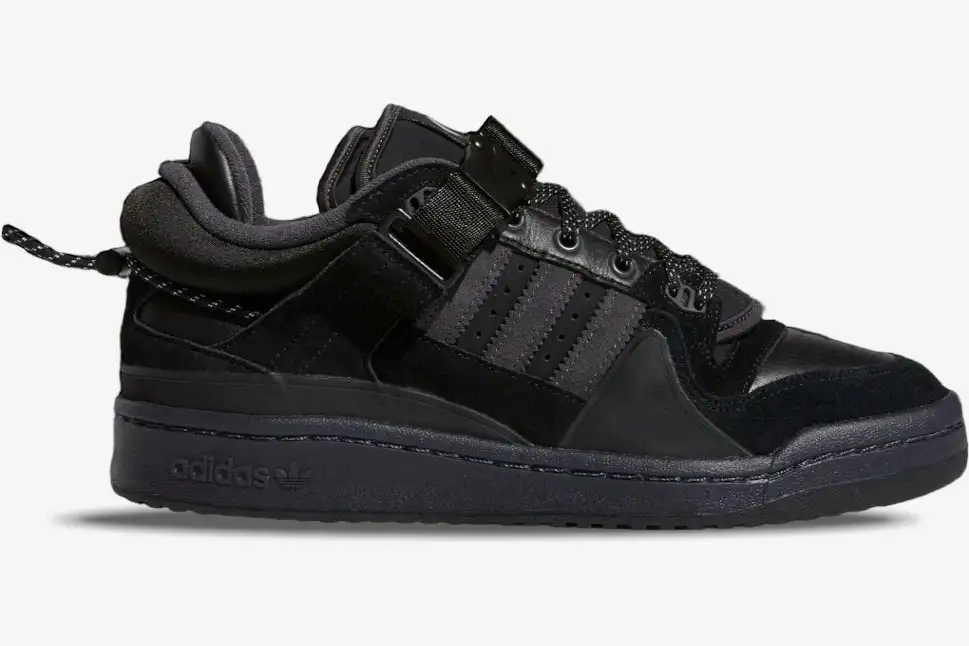adidas-forum-low-bad-bunny-black-side-view-gw5021-914-785 Side profile of Adidas Forum Buckle Low x Bad Bunny Back To School sneakers in triple black. - SKU GW5021