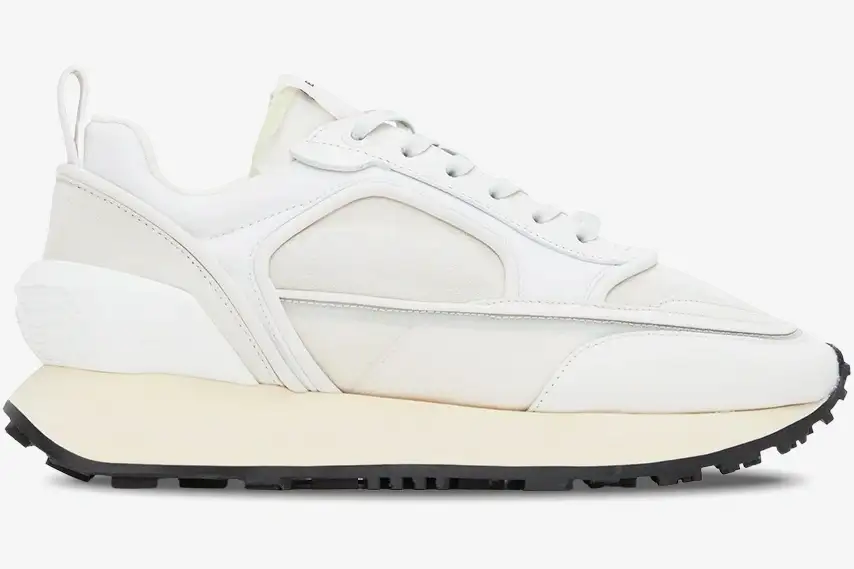 balmain-b-court-racer-white-cream-side-view-am1vi305tsyh-961-461 Side view of Balmain B-Court Racer sneakers in white and cream with a chunky sole. - SKU am1vi305tsyh
