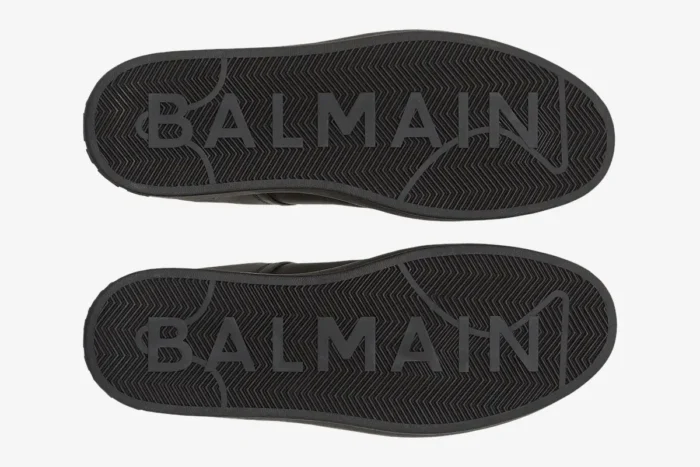 Bottom view of black Balmain B-Court Trainer soles with embossed brand logo. - SKU GM1VI288LVTR