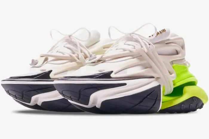 Balmain Unicorn low top sneakers in white and neon yellow, three-quarter front view. - SKU AM0VI294LNSB