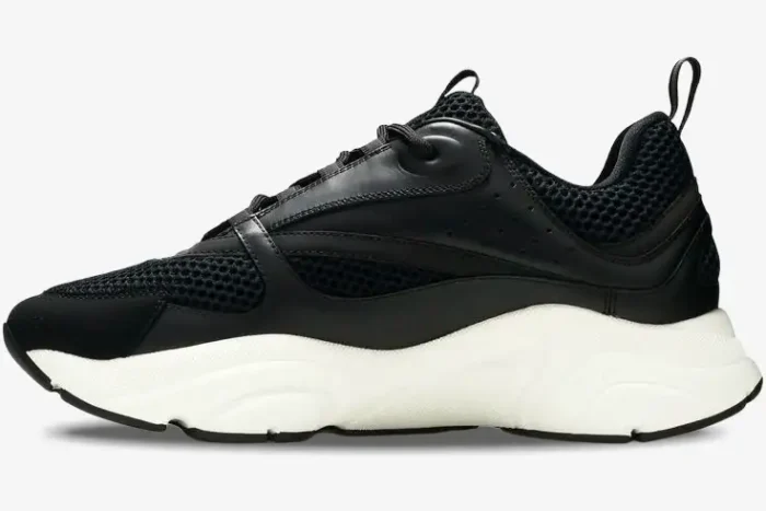 Dior B22 sneakers in black calfskin and mesh with a white chunky sole, side profile view. - SKU 3SN231YKB_H969