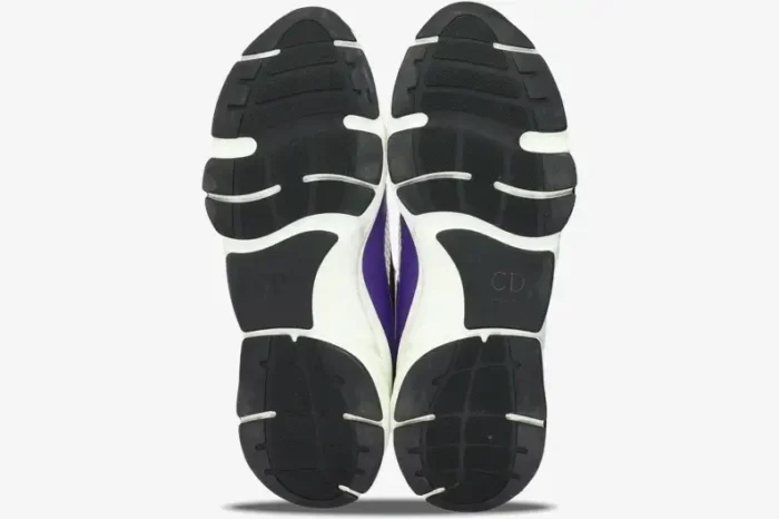 Bottom sole view of Dior B22 Violet White sneakers featuring black rubber outsoles and CD logo. - SKU 3SN231YKA_H065