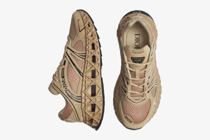 Dior B35 NXXT sneaker in beige suede and red technical mesh, side profile and top-down views. - SKU 3SN323AAY_H134