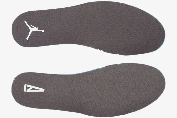 Air Jordan 3 Retro x A Ma Maniere SP dark grey insoles with white Jumpman and A logos, top view. - SKU DH3434-110