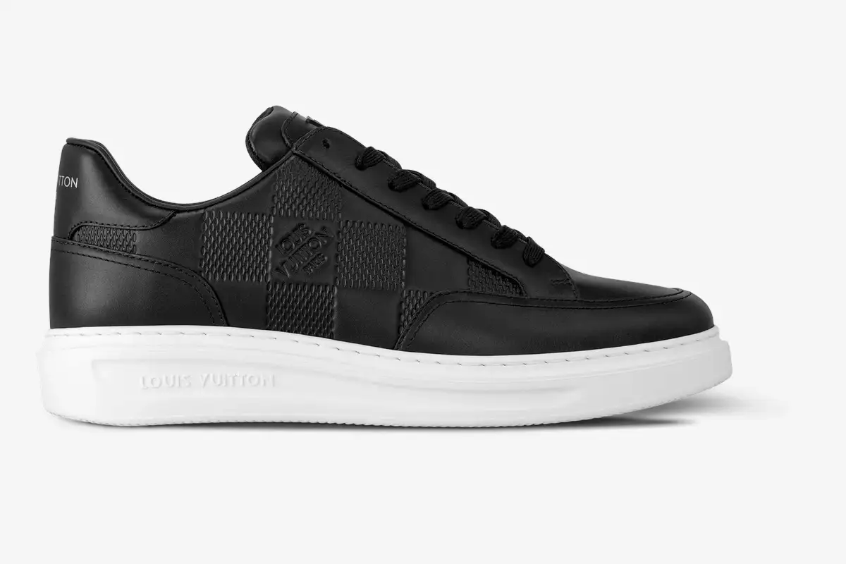 louis-vuitton-beverly-hills-black-white-side-1a5ufl-117-671 Louis Vuitton Beverly Hills sneaker in black Damier leather with white sole, side profile view. - SKU 1A5UFL