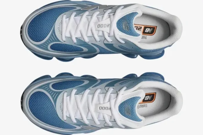 Top-down view of New Balance 2000 sneakers in Still Water and Blue Agate. - SKU U2000PBB