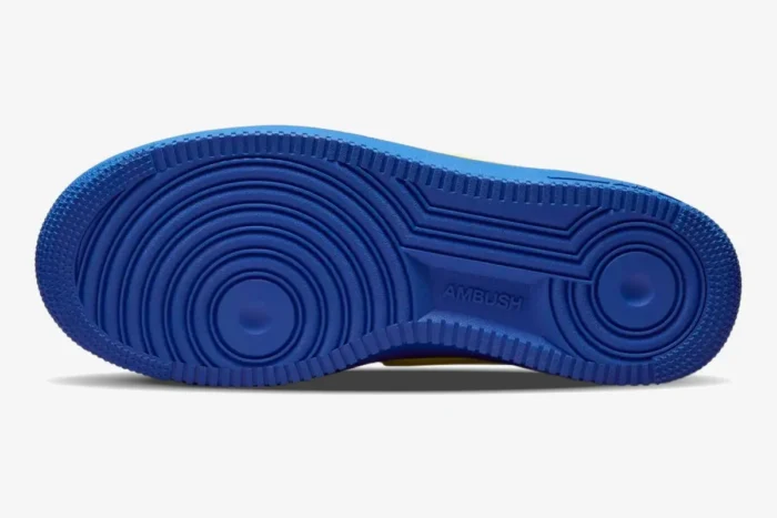 Bottom view of the blue Nike Air Force 1 Low x Ambush outsole with concentric circles and Ambush logo. - SKU DV3464-400