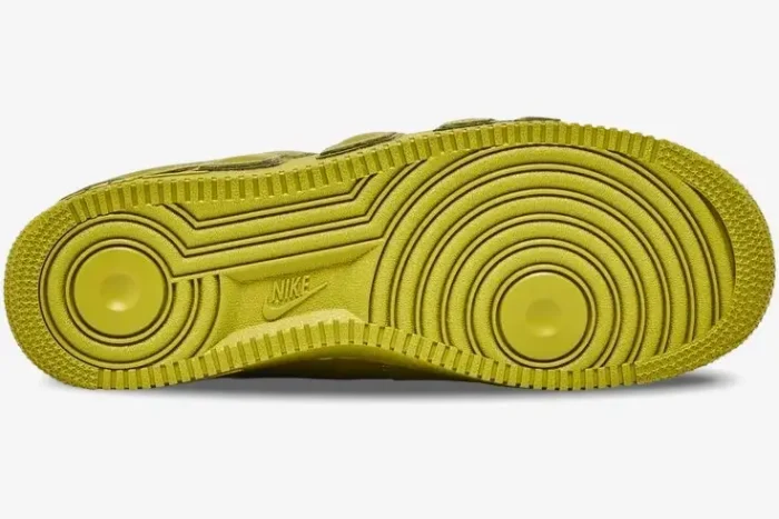 Bottom view of the green Nike Air Force 1 Low x Cactus Plant Flea Market outsole with circular tread. - SKU FQ7069-300
