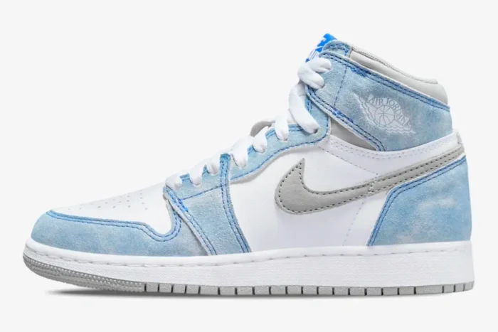 Side view of Air Jordan 1 Retro High OG Hyper Royal sneakers in white, faded blue, and grey. - SKU 555088-402