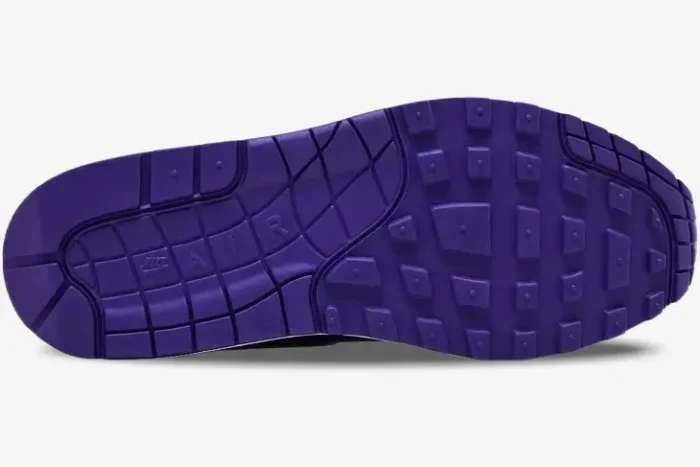 Bottom view of the purple Nike Air Max 1 x Supreme limited edition outsole with waffle tread. - SKU HF8813-500