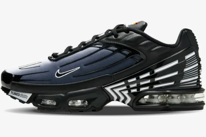 Nike Air Max Plus 3 sneaker in black navy white gradient, side view profile. - SKU CD7005-003