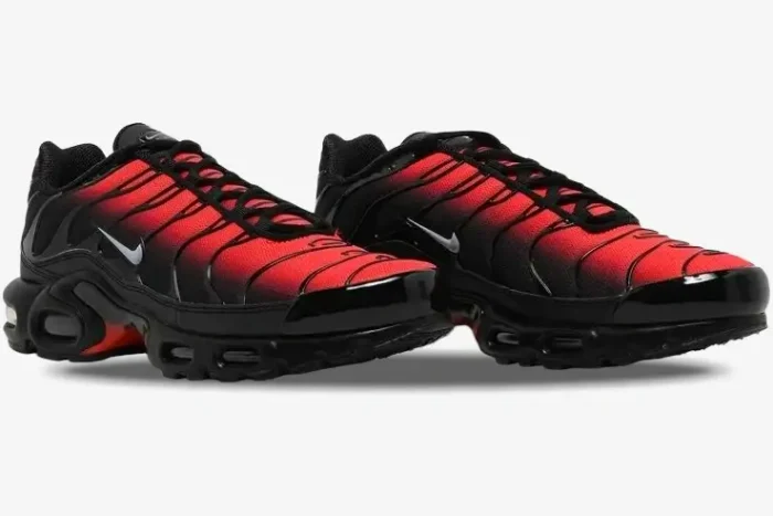 Nike Air Max Plus TN Deadpool sneakers in red and black gradient, three-quarter view. - SKU DC1936-001