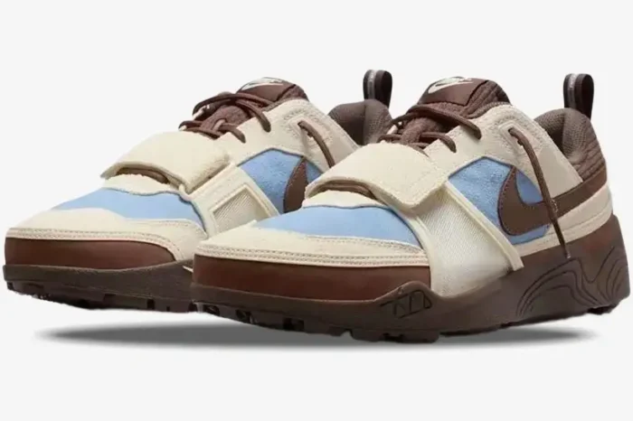 Travis Scott x Nike Zoom Field Jaxx Leche Blue sneakers in a front-side perspective. - SKU HQ3072-400