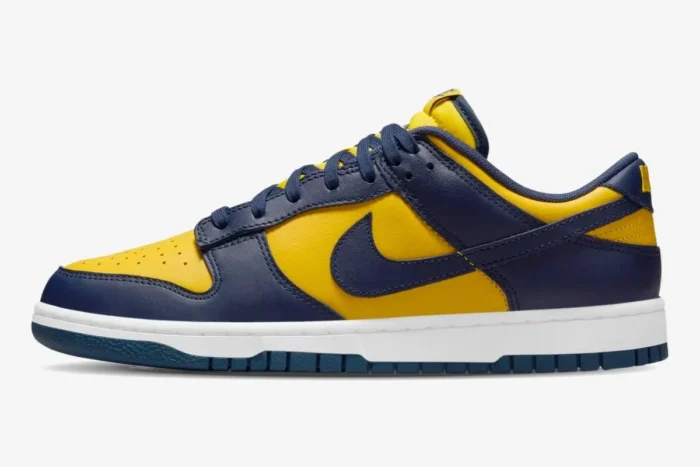 Nike SB Dunk Low Michigan - Image 2