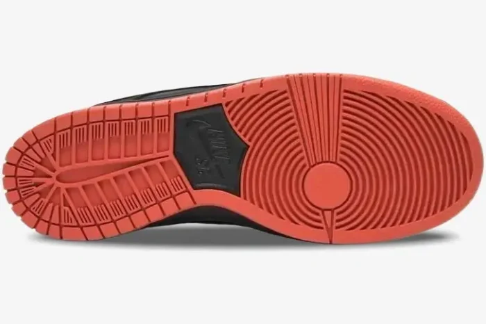 Nike Dunk Low SB x Staple Black Pigeon Limited Edition - Image 3