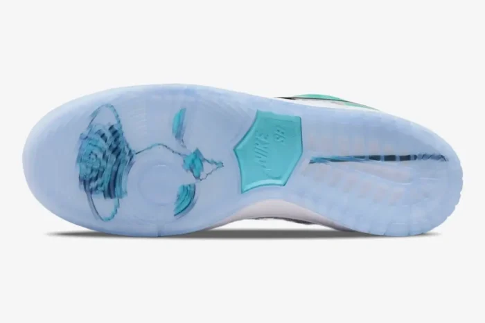 Nike SB Dunk Low x April Skateboards Turbo Green - Image 3