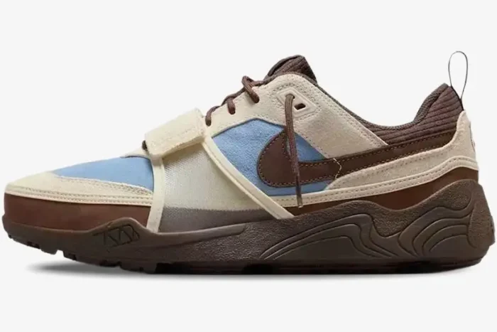 Side profile of Travis Scott x Nike Zoom Field Jaxx in Leche Blue and brown with a midfoot strap. - SKU HQ3072-400