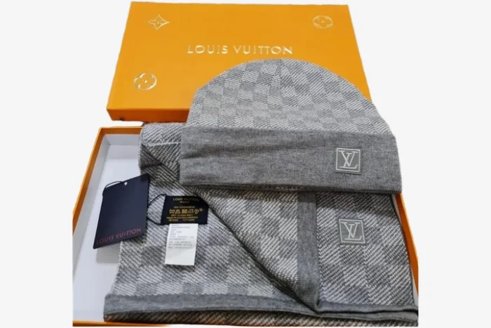 Louis Vuitton Beanie + Scarf - Image 3