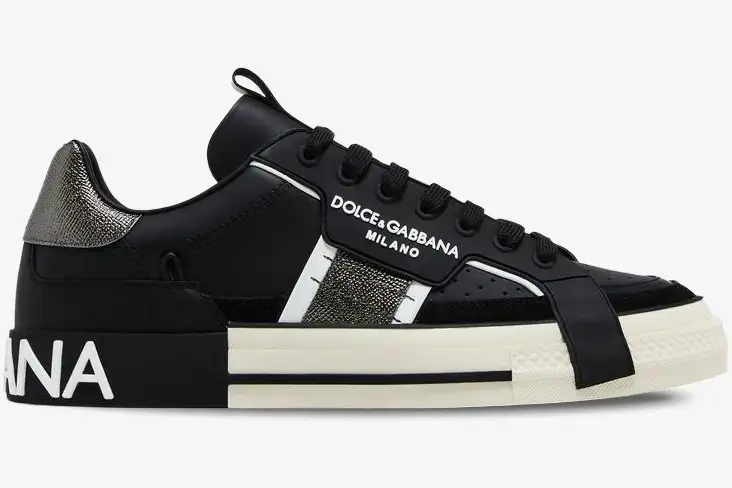 dolce-gabbana-2-zero-black-white-silver-side-cs1863a02238b979-217-106 Dolce & Gabbana 2.Zero low top sneaker in black, white, and silver, shown from a side profile view. - SKU CS1863A02238B979