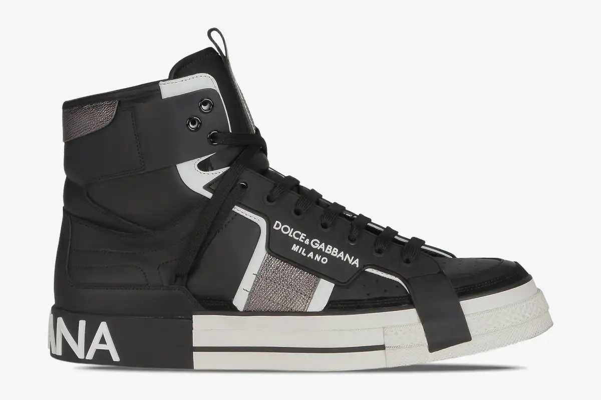 dolce-gabbana-2zero-high-top-black-side-view-cs1870ao22301-121-163 Side profile of Dolce & Gabbana 2.Zero high-top sneakers in black, white, and silver. - SKU CS1870AO22301