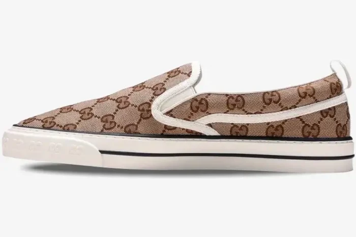 Side profile of Gucci Tennis 1977 slip-on sneakers in beige GG Supreme monogram canvas. - SKU 643489-2HK30-9761