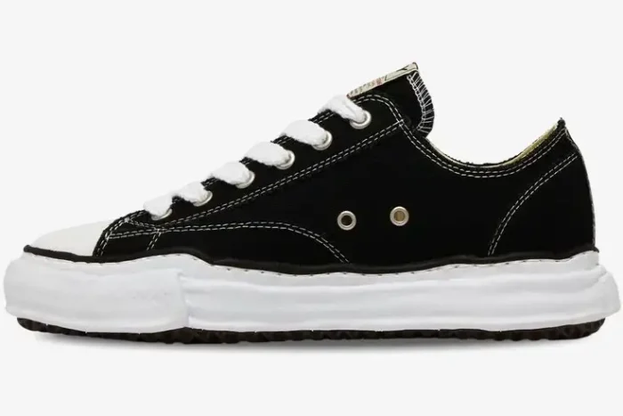 Maison Mihara Yasuhiro Peterson OG Sole Canvas Low in black, side view featuring a distorted white midsole. - SKU A01FW702-BLK