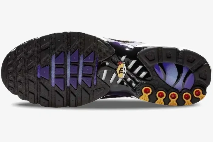 Bottom view of Nike Air Max Plus TN Voltage Purple showing the black and purple traction outsole. - SKU BQ4629-002