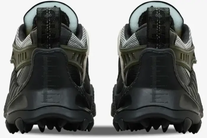 Rear view of black and white Off-White ODSY-1000 sneakers featuring spiked soles and ruler heel details. - SKU OWIA180F21FAB0021001